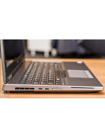 Dell Precision 7530 Intel Core I7-8850H 16GB Ram 512GB SSD NVIDIA Quadro P2000 4GB 15.6″ FHD